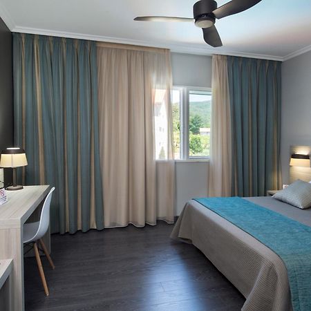 Hotel Комбаро Екстериор снимка