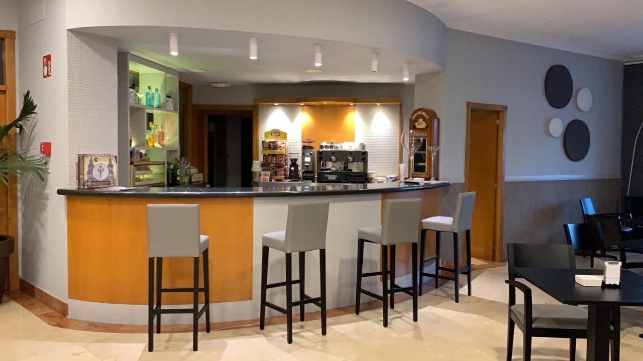 Hotel Комбаро Екстериор снимка