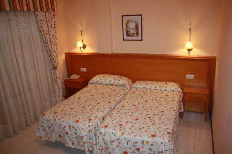 Hotel Комбаро Екстериор снимка