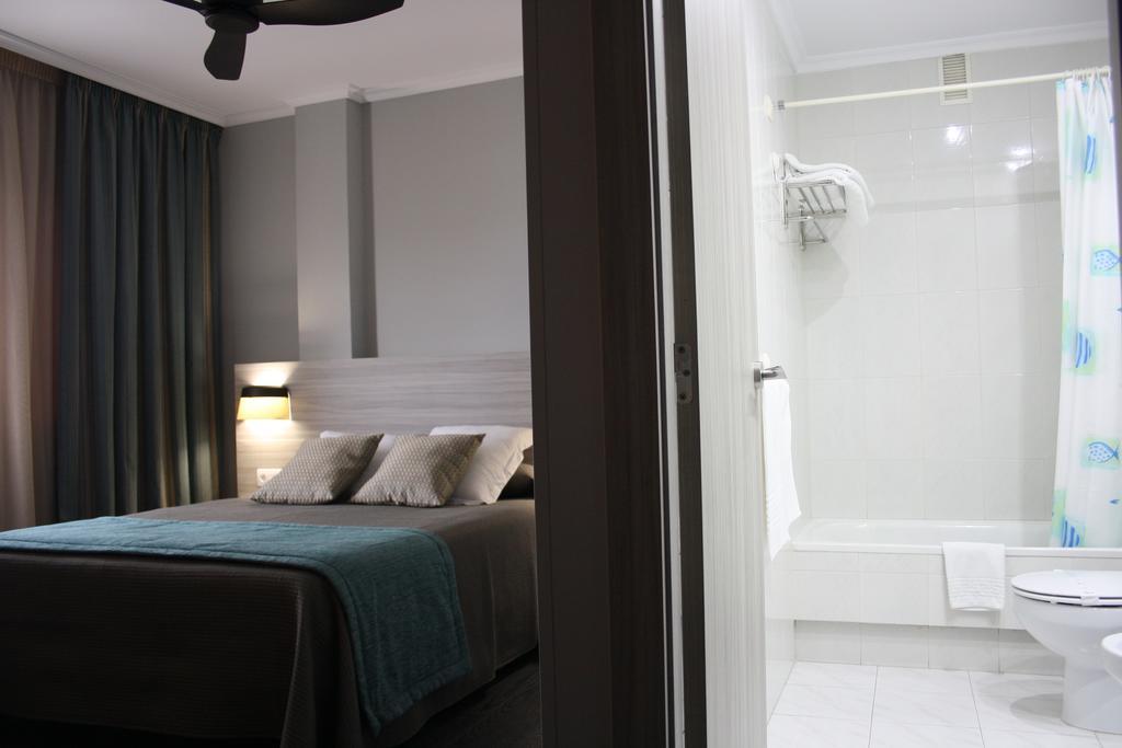 Hotel Комбаро Стая снимка