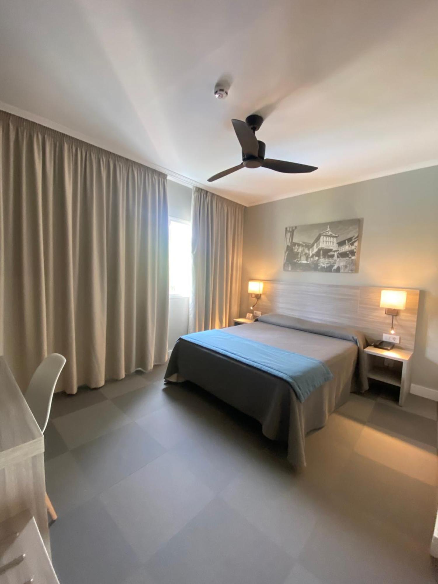 Hotel Комбаро Екстериор снимка