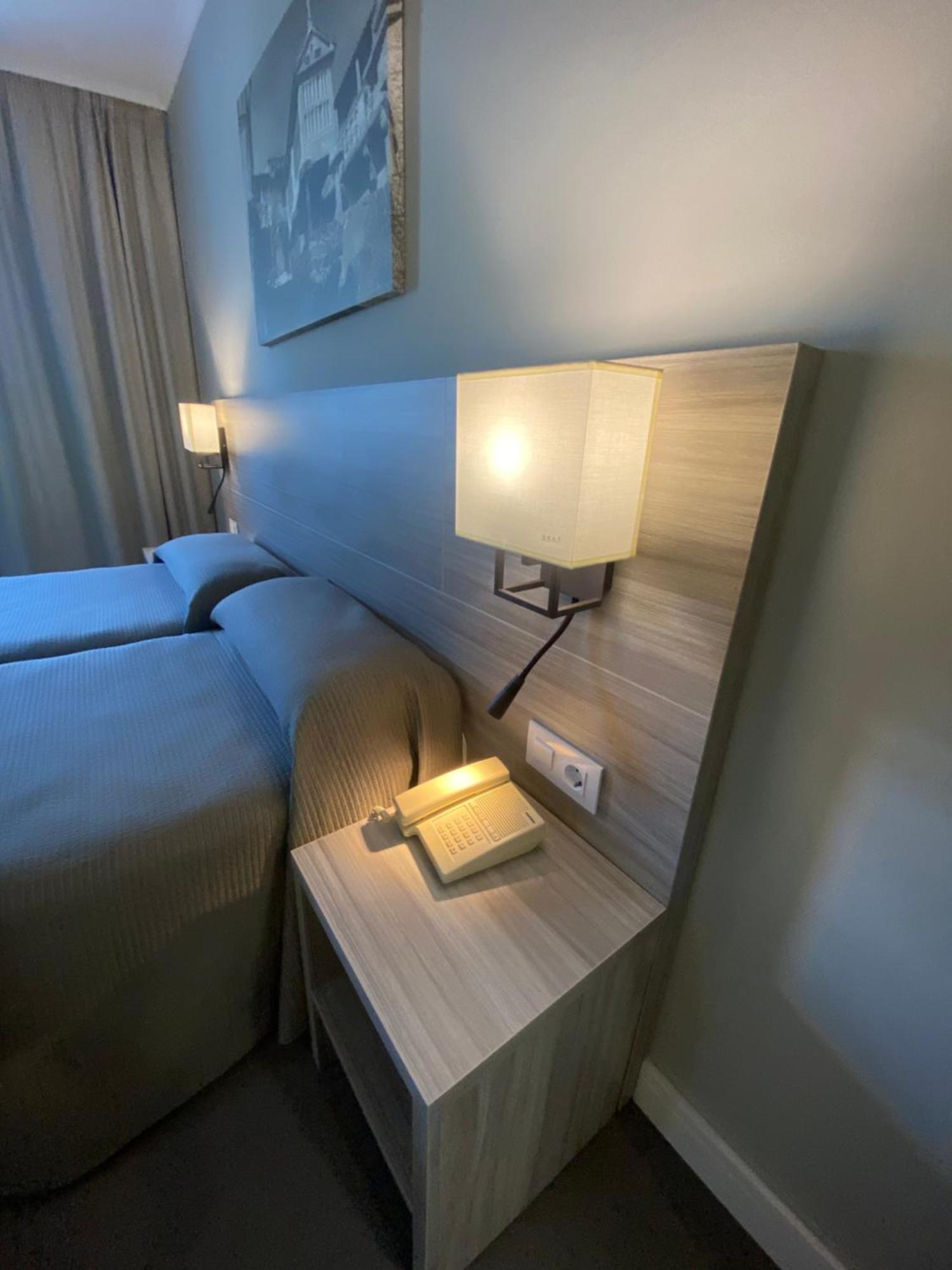 Hotel Комбаро Екстериор снимка